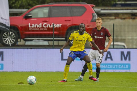 Latyr Ndiaye přestupuje do Artisu Brno
